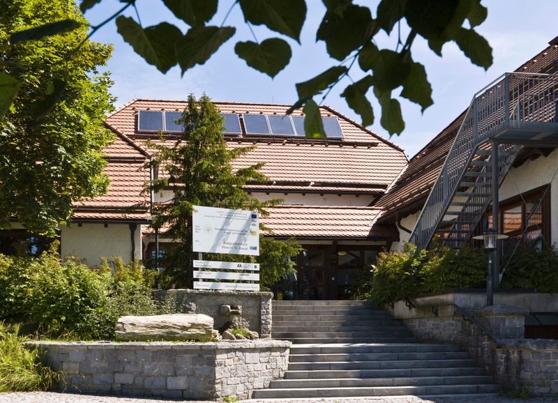 Blick auf das Waldgeschichtliche Museum in St. Oswald am Nationalpark Bayerischer Wald