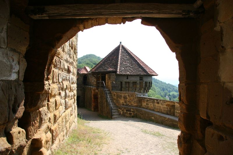 Innenhof Burgruine Hohenrechberg