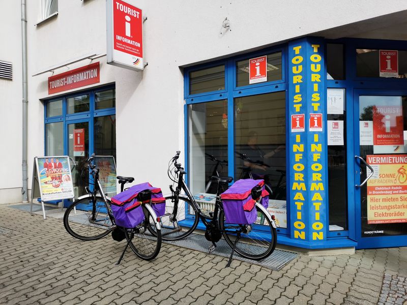 Fahrradverleih und E-Bike-Ladestation in der Tourismus-Information Oderbruch und Lebuser Land, Foto Angelika Voigt