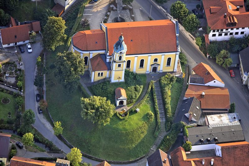 Kirche St. Nikolaus in Siegenburg, auch als Dom der Hallertau bekannt.