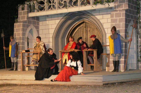 Aufführung im Naturtheater 'Waldbühne' in Sigmaringendorf