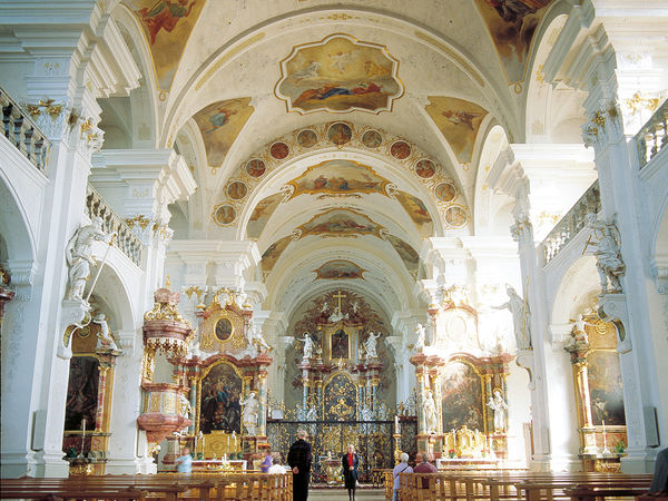 Kloster- und Pfarrkirche St. Peter
