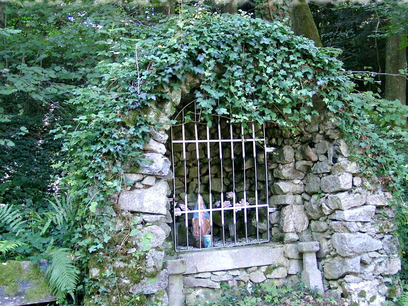 Blick auf die Grotte zwischen Wetzelsberg und Auersdorf in der Gemeinde Stallwang