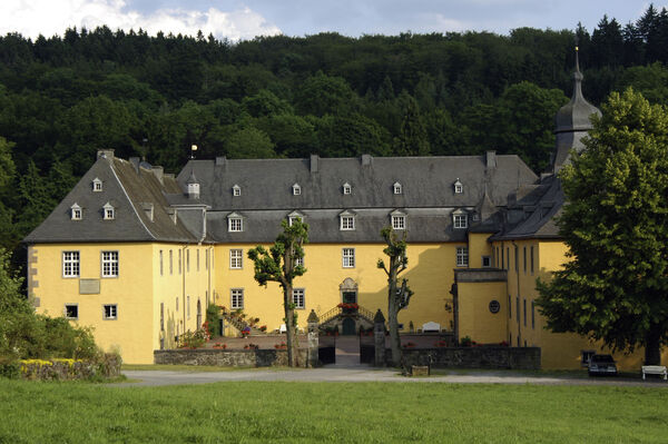 Hochzeitstraum Im Schloss Melschede Heiraten Mit Braut De