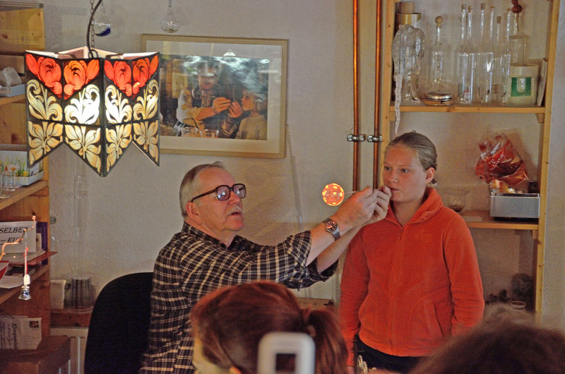 Glasblasen in der Glasblaeserei Todtnauberg