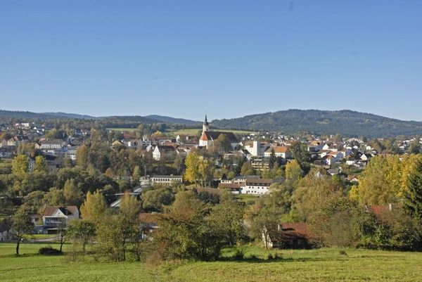 Der staatlich anerkannte Luftkurort Viechtach gehört zu den beliebtesten Ferienorten des Bayerischen Waldes.
