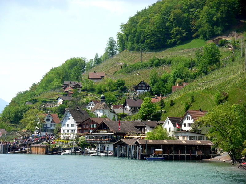 Weesen – Quinten: Wandern zwischen See und Berg