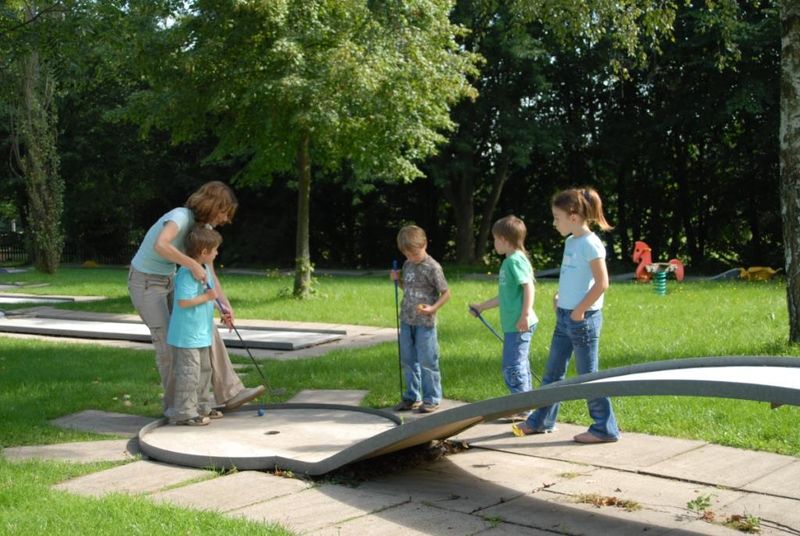 Minigolfanlage Weiskirchen Tourismus Zentrale Saarland