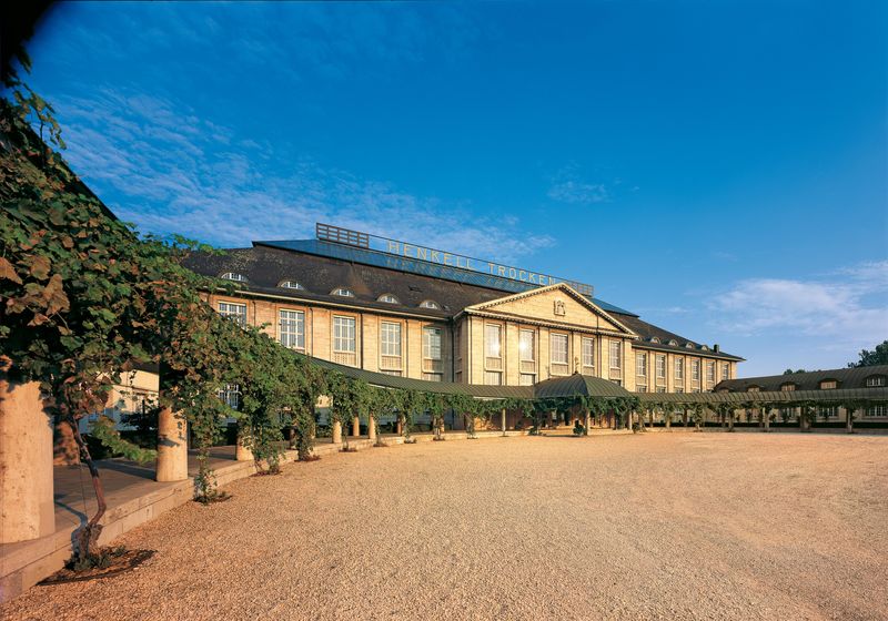 Gebäude der Sektkellerei Henkell