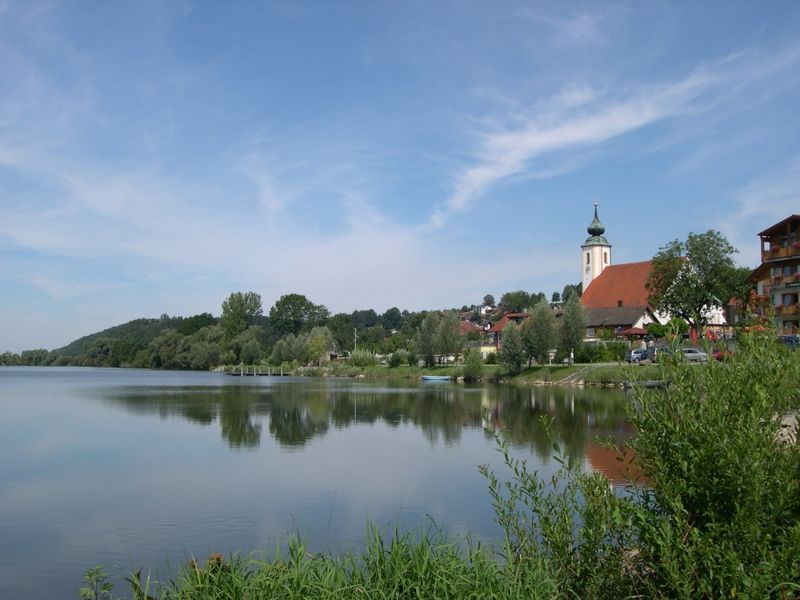 Blick auf den Erholungsort Windorf im Bayerischen Donautal