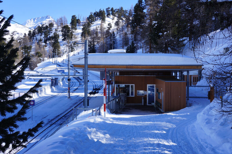 Von der Station Riffelalp aus können schöne Winterwanderungen unternommen werden.