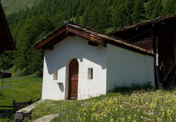 The inconspicuous prayer house lies on the old mule trail from Zermatt over the Theodul Pass.