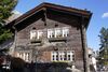 La bibliothèque de Zermatt se trouve dans une maison datant de 1730.