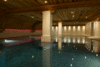 Neben dem Schwimmbad stehen Gästen auch eine Finnische Sauna und ein Aroma-Dampfbad zur Verfügung.