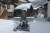 Gedenkbrunnen: Ulrich Inderbinen war der berühmteste Bergführer von Zermatt und wurde 104 Jahre alt. Ihm ist dieser Brunnen gewidmet.