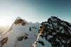 Vom Matterhorn glacier paradise aus starten Alpinisten und Wanderer, um das Breithorn (links im Bild) zu bezwingen.