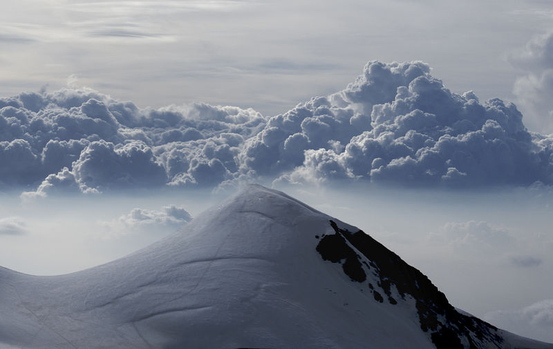 La Pyramide Vincent semble, depuis Zermatt, le dernier sommet de 4'000 m du massif du Mont Rose.